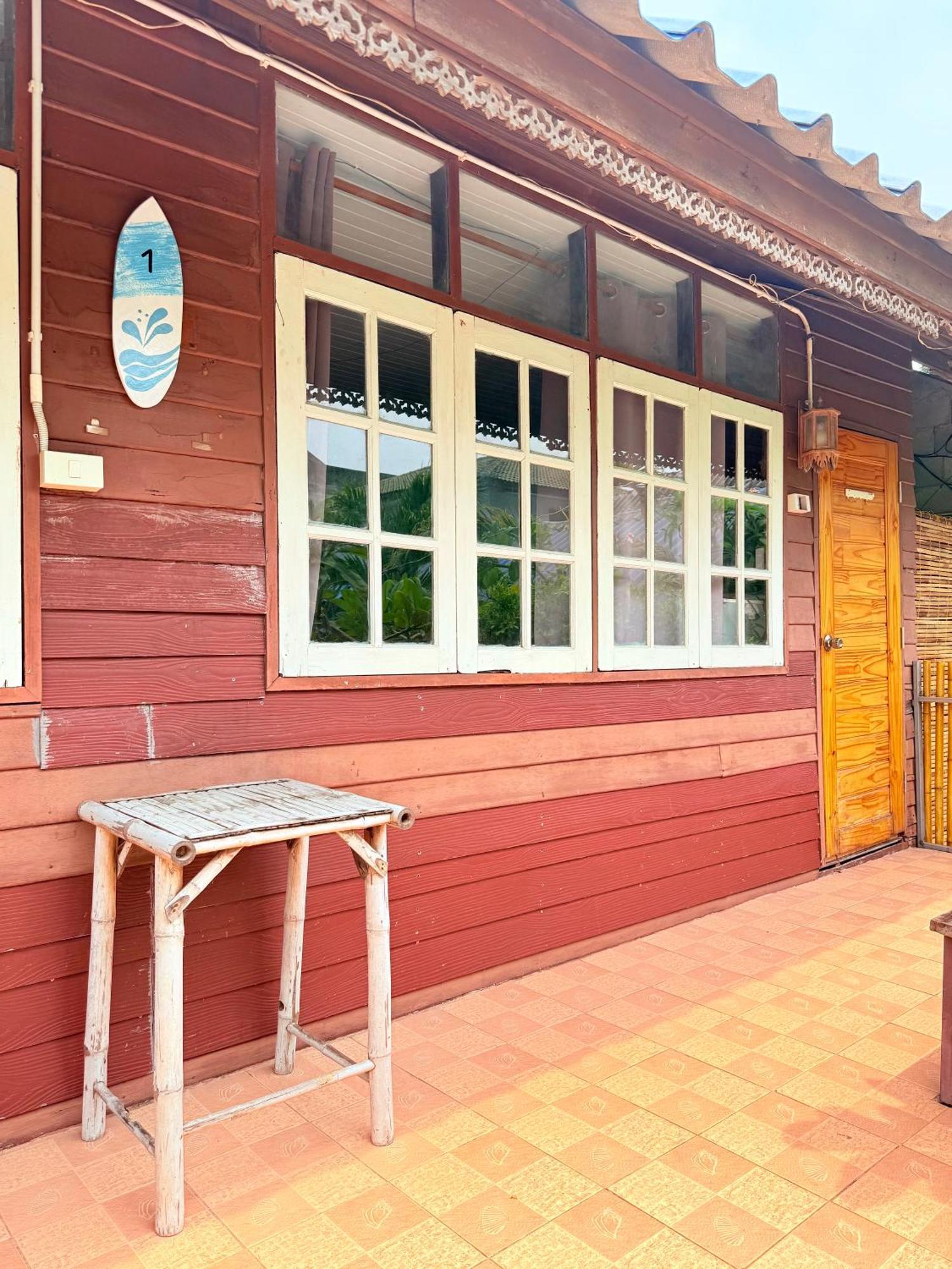 Harry'S Beach Club Ban Phe Εξωτερικό φωτογραφία